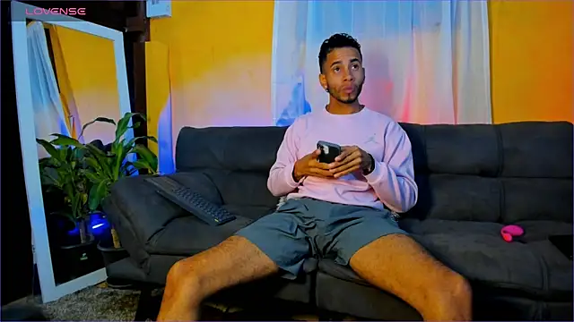 Snapshot of Alex_bigcock11_ chatting on 09.20.25 Alex bigcock11 online show from 09.20.25