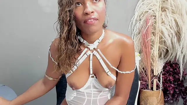 sienna glow online show from 04.12.26