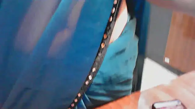 Snapshot of elize__ chatting on 10.29.25 elize online show from 10.29.25