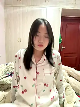 Snapshot of CoCo-s chatting on 12.05.25 CoCo-s online show from 12.05.25