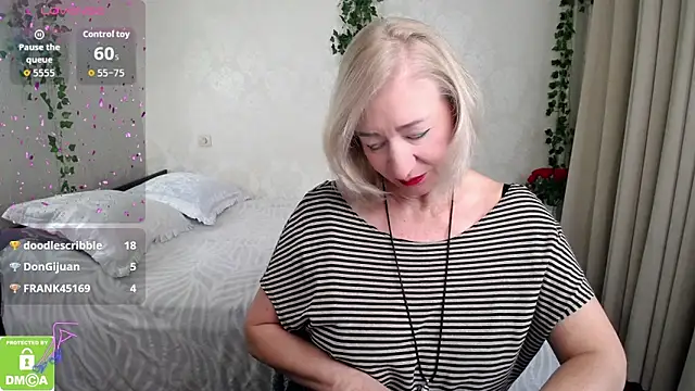 hunters woman online show from 10.21.25