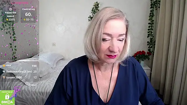 hunters woman online show from 11.04.25