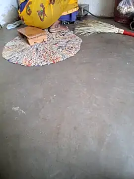 Snapshot of RAYI_Queen_3 chatting on 11.22.25 RAYI Queen 3 online show from 11.22.25