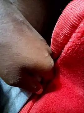 Snapshot of RAYI_Queen_3 chatting on 01.10.26 RAYI Queen 3 online show from 01.10.26