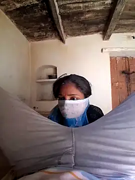 Snapshot of RAYI_Queen_3 chatting on 03.05.26 RAYI Queen 3 online show from 03.05.26