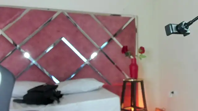 Snapshot of Dulce_Pettit chatting on 10.09.25 Dulce Pettit online show from 10.09.25