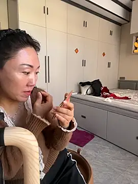 Snapshot of xiaomei-11 chatting on 11.20.25 xiaomei-11 online show from 11.20.25