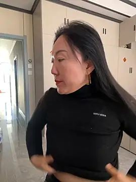 Snapshot of xiaomei-11 chatting on 12.03.25 xiaomei-11 online show from 12.03.25