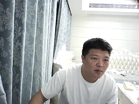 Snapshot of hiwoaini chatting on 11.16.25 hiwoaini online show from 11.16.25