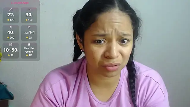 Snapshot of Sara_cute92 chatting on 10.04.25 Sara cute92 online show from 10.04.25