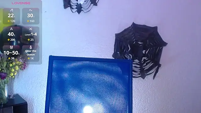 Snapshot of Sara_cute92 chatting on 10.24.25 Sara cute92 online show from 10.24.25