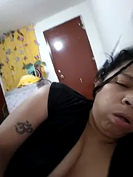 Snapshot of Sara_cute92 chatting on 11.03.25 Sara cute92 online show from 11.03.25