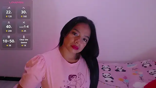 Snapshot of Sara_cute92 chatting on 11.06.25 Sara cute92 online show from 11.06.25