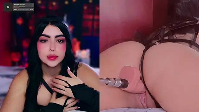 Snapshot of perla_cm chatting on 10.31.25 perla cm online show from 10.31.25