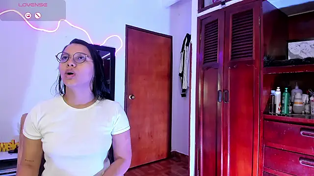 Snapshot of Dilan_and_Mia chatting on 09.12.25 Dilan and Mia online show from 09.12.25