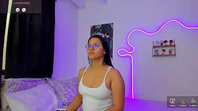 Snapshot of Dilan_and_Mia chatting on 12.18.25 Dilan and Mia online show from 12.18.25