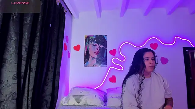 Dilan and Mia online show from 03.26.26