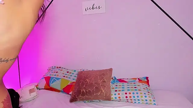 MiahCornell  online show from 11.08.25