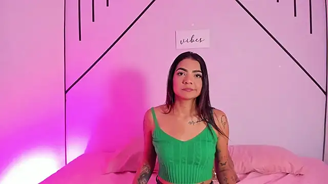 MiahCornell  online show from 11.11.25