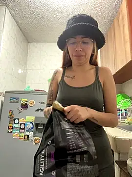 Sallem Pink online show from 09.22.25