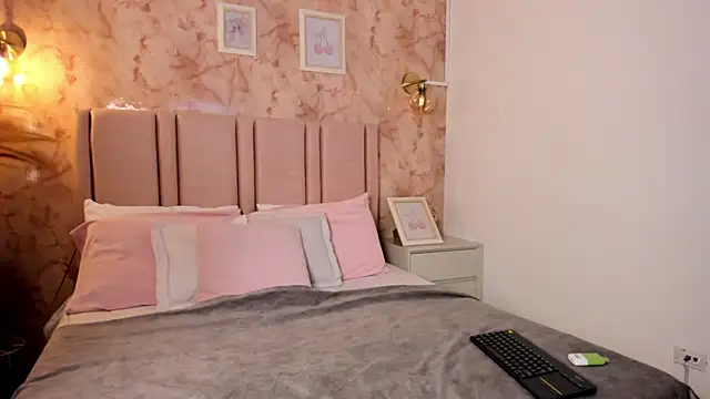 Widny Beaumont online show from 11.13.25