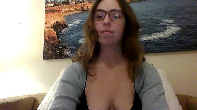 Snapshot of sweetsocalgirl chatting on 12.05.25 sweetsocalgirl online show from 12.05.25
