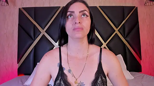 Snapshot of MeganHoffmaan chatting on 09.16.25 MeganHoffmaan online show from 09.16.25