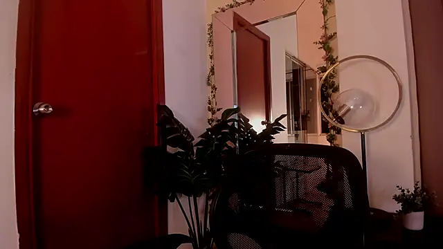 Snapshot of MeganHoffmaan chatting on 11.23.25 MeganHoffmaan online show from 11.23.25