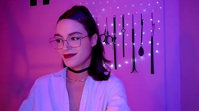 Snapshot of nina_kink chatting on 04.26.26 nina kink online show from 04.26.26
