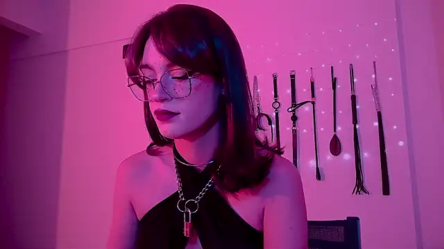 Snapshot of nina_kink chatting on 06.01.26 nina kink online show from 06.01.26
