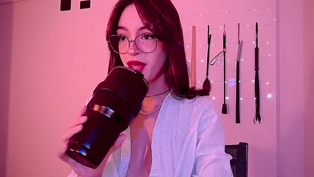 Snapshot of nina_kink chatting on 07.25.26 nina kink online show from 07.25.26
