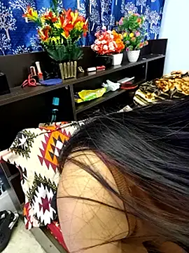 Snapshot of priya_26 chatting on 12.15.25 priya 26 online show from 12.15.25