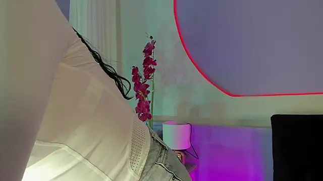 Snapshot of _HAANNAH_ chatting on 11.06.25 HAANNAH online show from 11.06.25