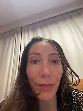 HellaryTourent online show from 02.10.26