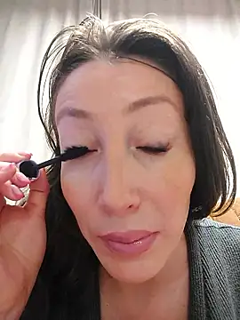 HellaryTourent online show from 02.23.26