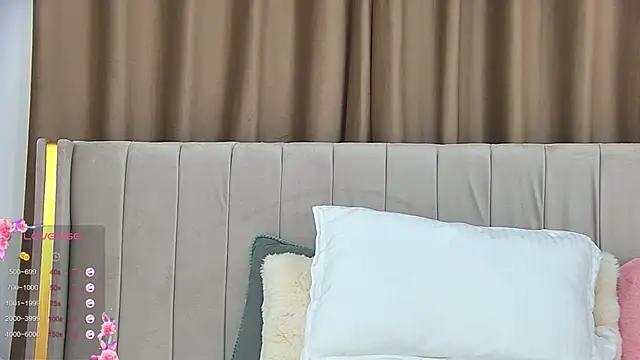 EmilyNovaa online show from 05.17.26