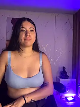 Snapshot of chloekitty69 chatting on 10.30.25 chloekitty69 online show from 10.30.25