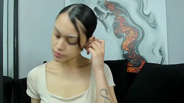 Snapshot of Charlottegray_1 chatting on 09.27.25 Charlottegray 1 online show from 09.27.25