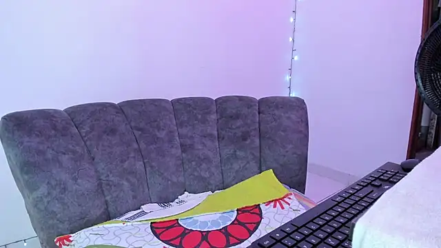 Snapshot of Sandy-13 chatting on 09.14.25 Sandy-13 online show from 09.14.25