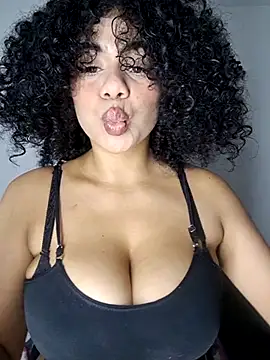 Snapshot of Yerystar chatting on 01.18.26 Yerystar online show from 01.18.26