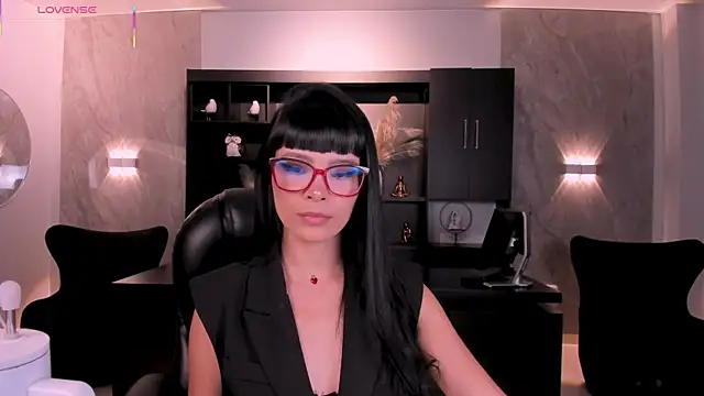 Snapshot of AgathaKondo_ chatting on 06.27.26 AgathaKondo online show from 06.27.26