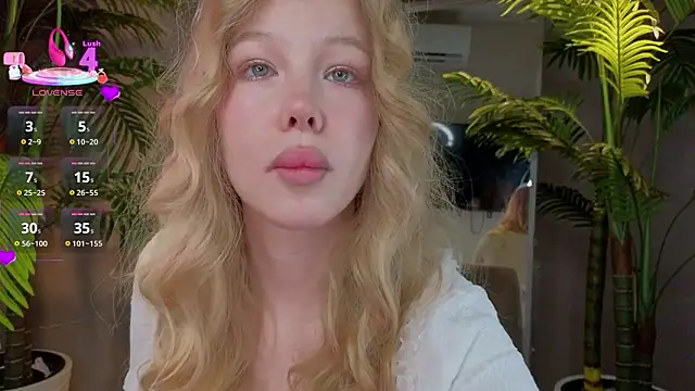 Snapshot of emilyshepar_d chatting on 03.03.26 emilyshepar d online show from 03.03.26