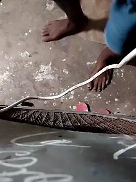 RAYI Queen 4 online show from 12.19.25