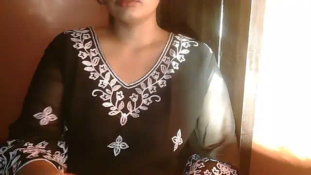 Snapshot of your_avni chatting on 06.27.26 your avni online show from 06.27.26