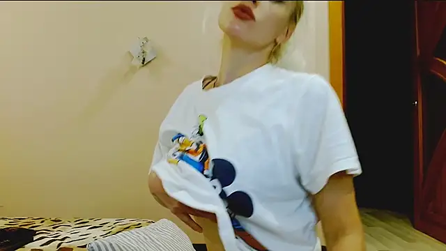 SatinQueen90 online show from 09.17.25