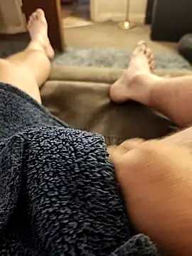 Snapshot of hubbyfun19 chatting on 11.01.25 hubbyfun19 online show from 11.01.25