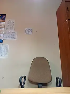 Snapshot of Ami_Foxy chatting on 10.30.25 Ami Foxy online show from 10.30.25