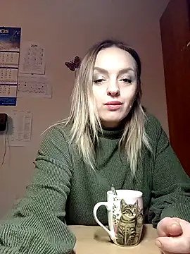 Snapshot of Ami_Foxy chatting on 11.28.25 Ami Foxy online show from 11.28.25