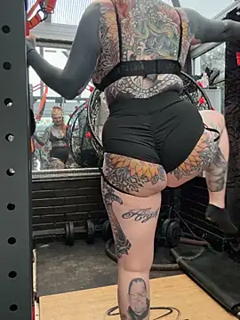 Snapshot of AlexandraWildd chatting on 03.25.26 AlexandraWildd online show from 03.25.26