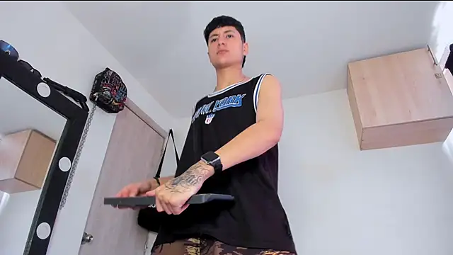 Mateo Escobar online show from 09.08.25